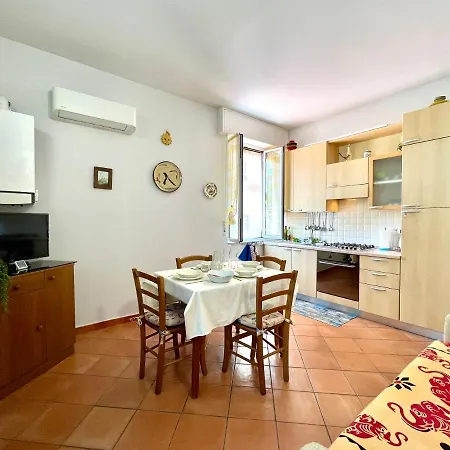 [50mt Dal Mare] Bilocale Semi-indipendente Con A/c Pietra Ligure