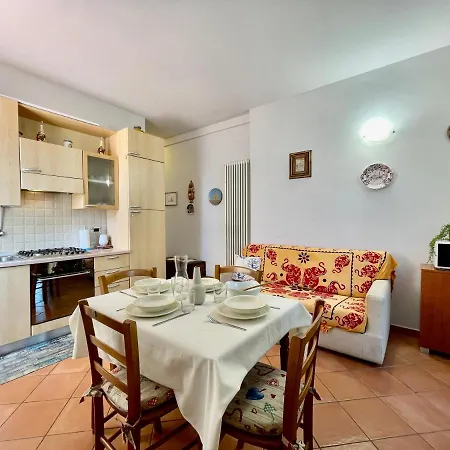 Appartamento [50mt Dal Mare] Bilocale Semi-indipendente Con A/c *